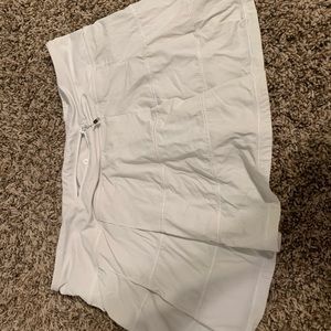 lululemon athletica Shorts - White lulu skirt Sz 8 lululemon athletica Shorts - White lulu skirt Sz 8